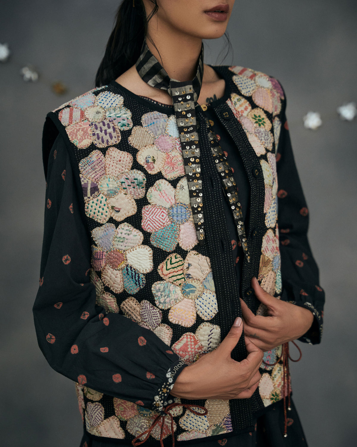 AKARI GILLET